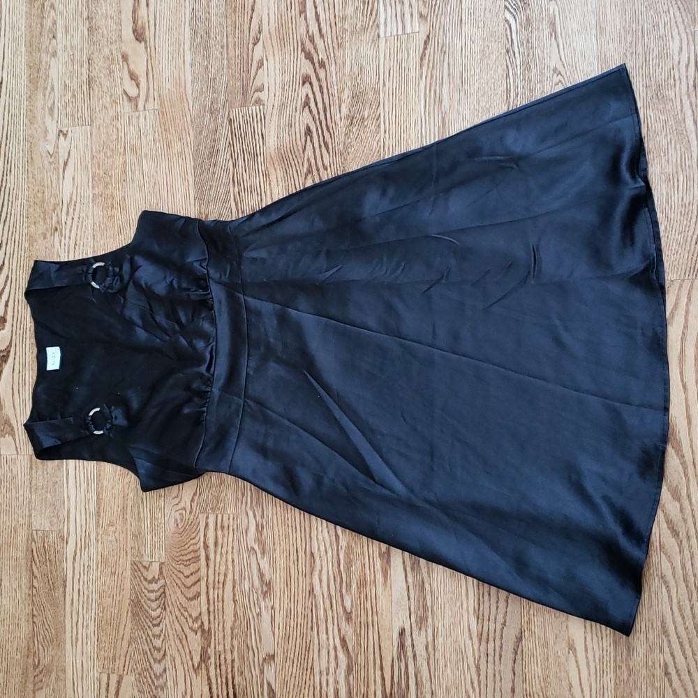 (S) SUZY Suzy Shier Satin Fit & Flare Evening V Neck Party Date Night Flattering